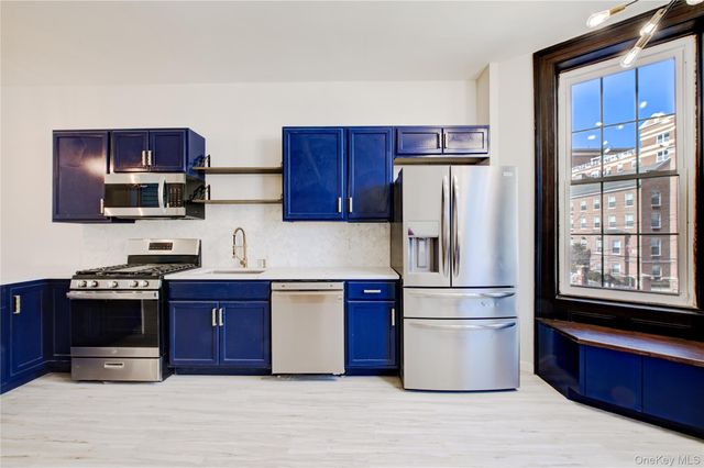 330 E 198th Street, Bronx, NY 10458