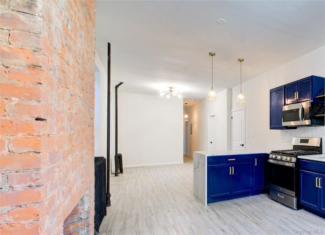 330 E 198th Street, Bronx, NY 10458