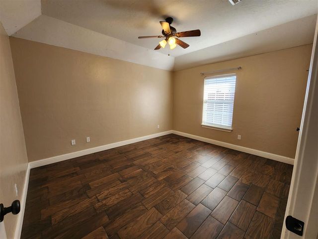 2202 SW 53rd St, Lawton, OK 73505