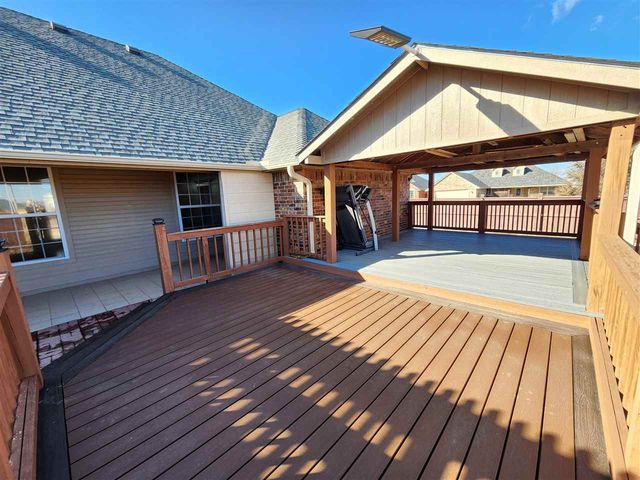 2202 SW 53rd St, Lawton, OK 73505