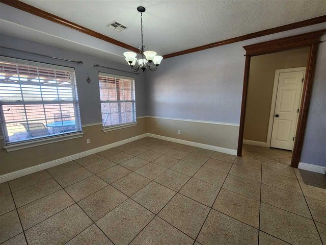 2202 SW 53rd St, Lawton, OK 73505