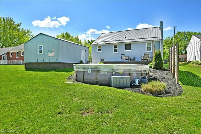 306 Glendola Avenue NW, Warren, OH 44483
