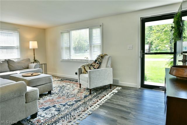 306 Glendola Avenue NW, Warren, OH 44483