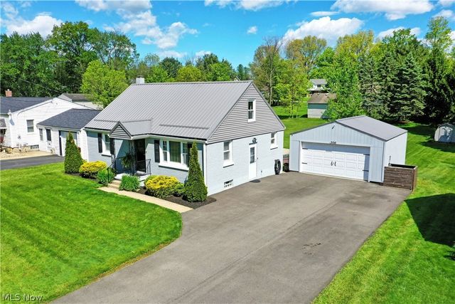306 Glendola Avenue NW, Warren, OH 44483