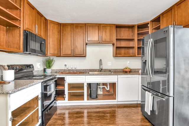 871 Cross St, Pittsburg, CA 94565