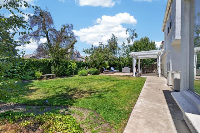 4686 Pine Valley Cir, Stockton, CA 95219