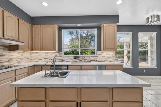 4686 Pine Valley Cir, Stockton, CA 95219