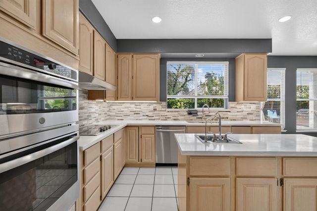 4686 Pine Valley Cir, Stockton, CA 95219