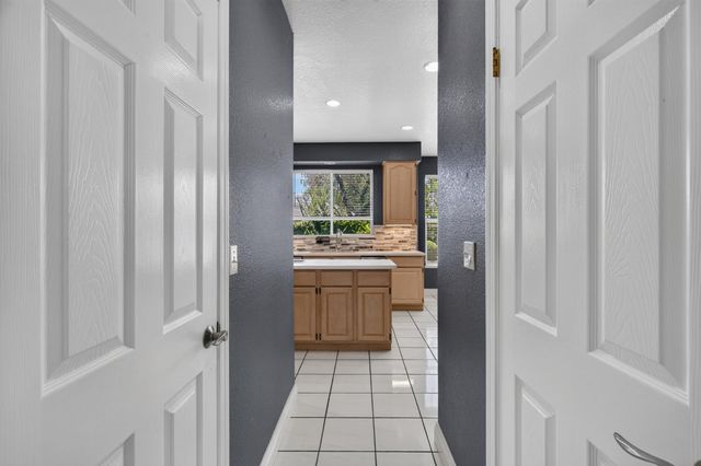 4686 Pine Valley Cir, Stockton, CA 95219