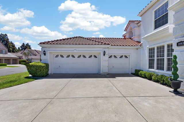 4686 Pine Valley Cir, Stockton, CA 95219