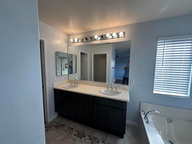 2845 W Canyon, San Diego, CA 92123