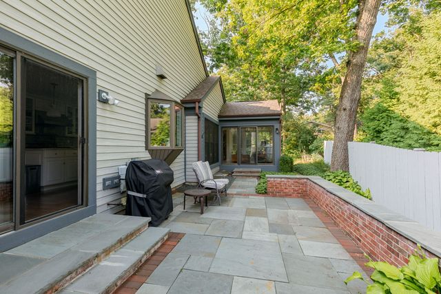 45 Warrington Drive, Lake Bluff, IL 60044