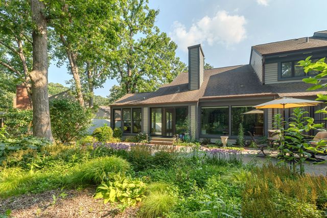45 Warrington Drive, Lake Bluff, IL 60044