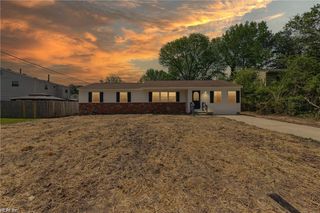 725 Burgesses LN, Virginia Beach, VA 23452