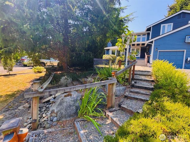 22533 13th Avenue S, Des Moines, WA 98198
