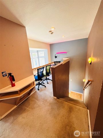 22533 13th Avenue S, Des Moines, WA 98198