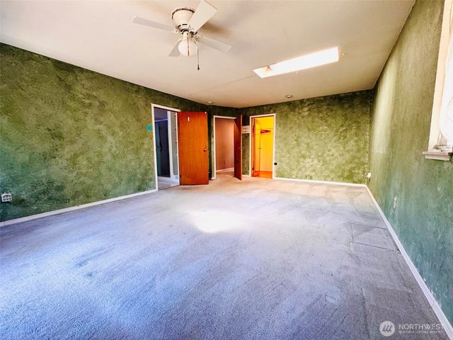 22533 13th Avenue S, Des Moines, WA 98198