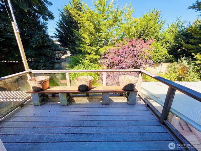 22533 13th Avenue S, Des Moines, WA 98198