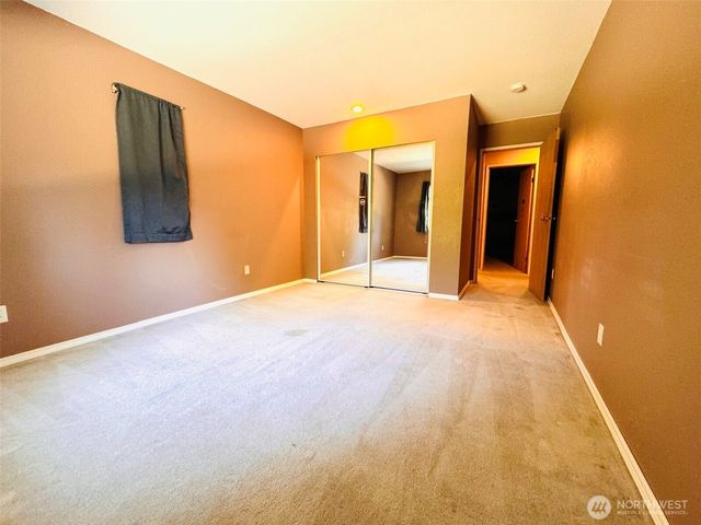 22533 13th Avenue S, Des Moines, WA 98198