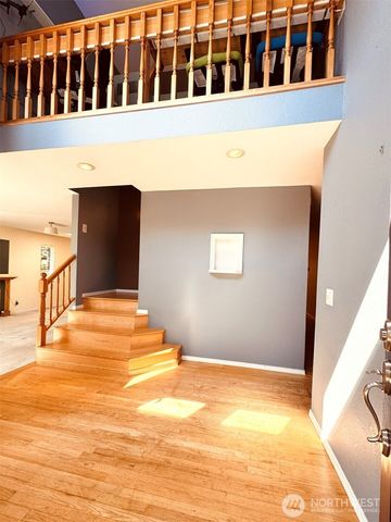 22533 13th Avenue S, Des Moines, WA 98198