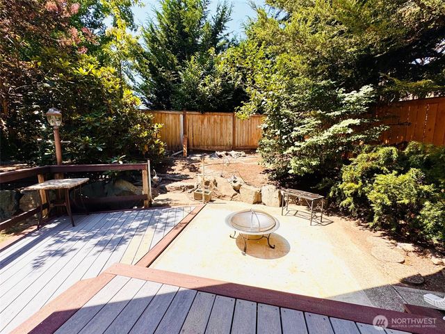 22533 13th Avenue S, Des Moines, WA 98198