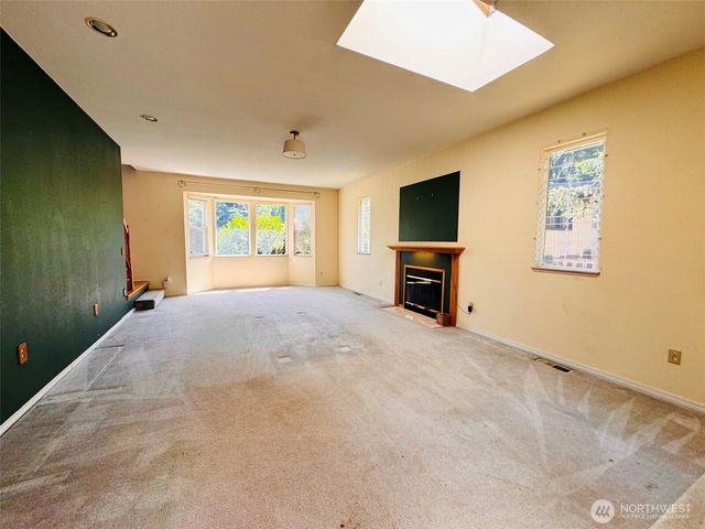 22533 13th Avenue S, Des Moines, WA 98198