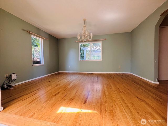 22533 13th Avenue S, Des Moines, WA 98198