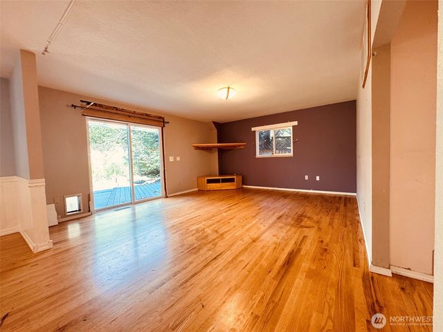 22533 13th Avenue S, Des Moines, WA 98198