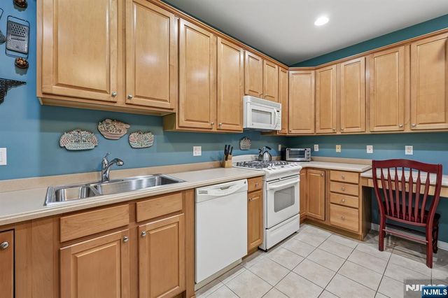 7111 Warrens Way, Wanaque, NJ 07465