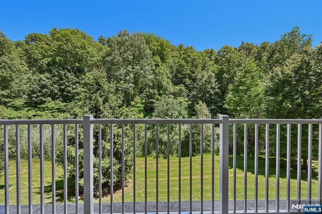 7111 Warrens Way, Wanaque, NJ 07465