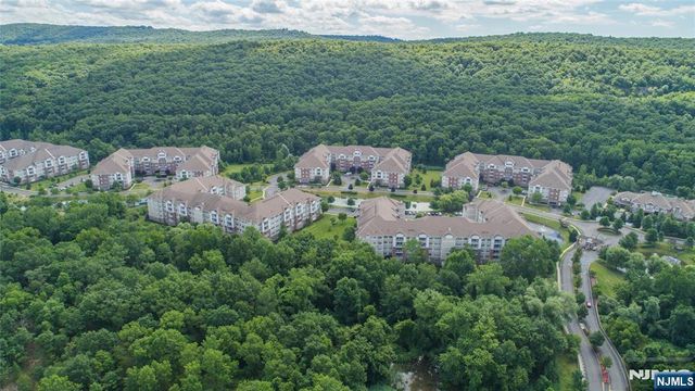 7111 Warrens Way, Wanaque, NJ 07465