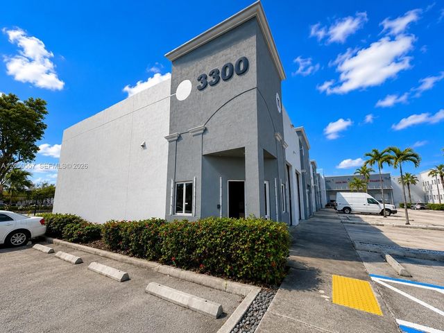 3300 NW 112th Avenue 11, Doral, FL 33172