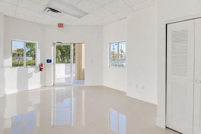 3300 NW 112th Avenue 11, Doral, FL 33172