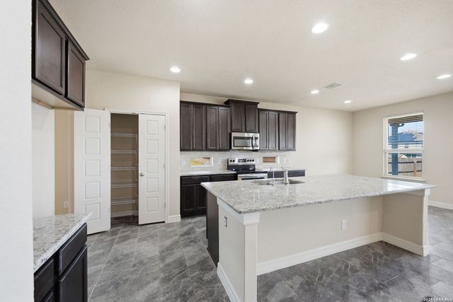 5044 Forest Oak, Schertz, TX 78108