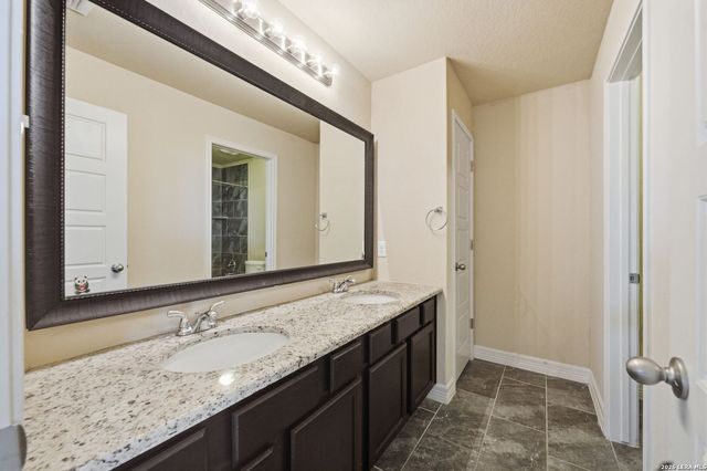 5044 Forest Oak, Schertz, TX 78108