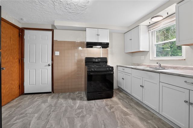 1322 Romine Ave, Port Vue, PA 15133