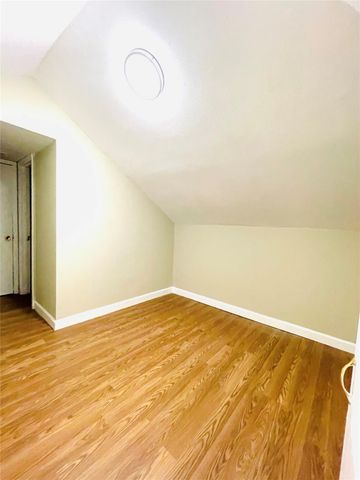 229 E Saunders Street, League City, TX 77573