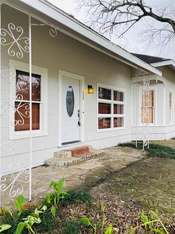 229 E Saunders Street, League City, TX 77573