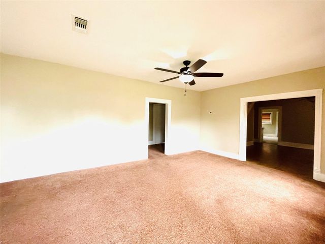 229 E Saunders Street, League City, TX 77573