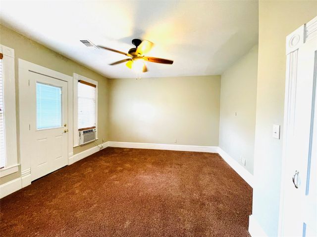 229 E Saunders Street, League City, TX 77573