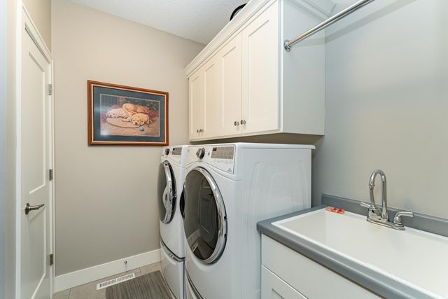 1062 Fox Hill Lane SW, Rochester, MN 55902