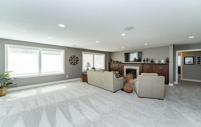 1062 Fox Hill Lane SW, Rochester, MN 55902