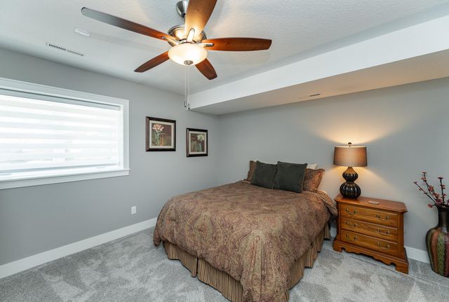 1062 Fox Hill Lane SW, Rochester, MN 55902