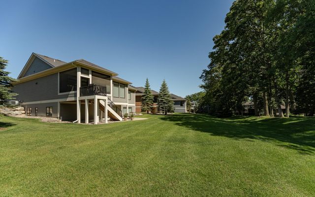 1062 Fox Hill Lane SW, Rochester, MN 55902