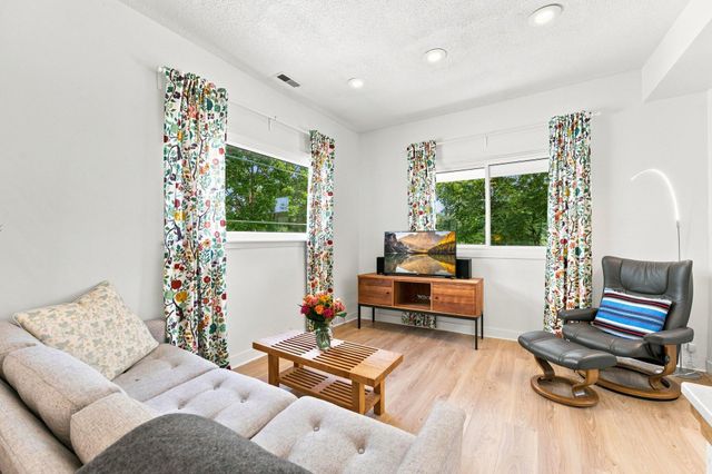 397 Thomas Avenue, Saint Paul, MN 55103
