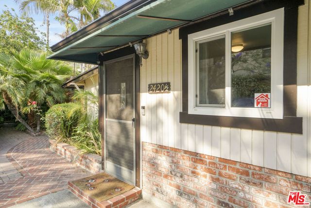 2420 N Beachwood Drive, Los Angeles, CA 90068