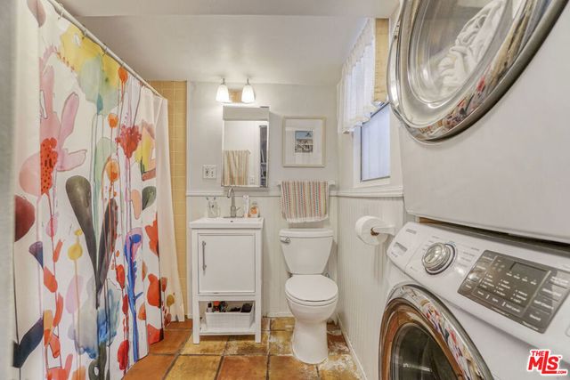 2420 N Beachwood Drive, Los Angeles, CA 90068