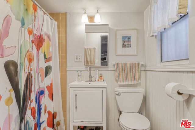 2420 N Beachwood Drive, Los Angeles, CA 90068