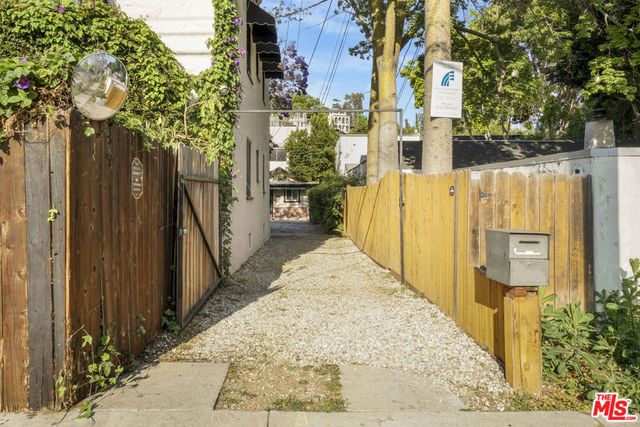 2420 N Beachwood Drive, Los Angeles, CA 90068