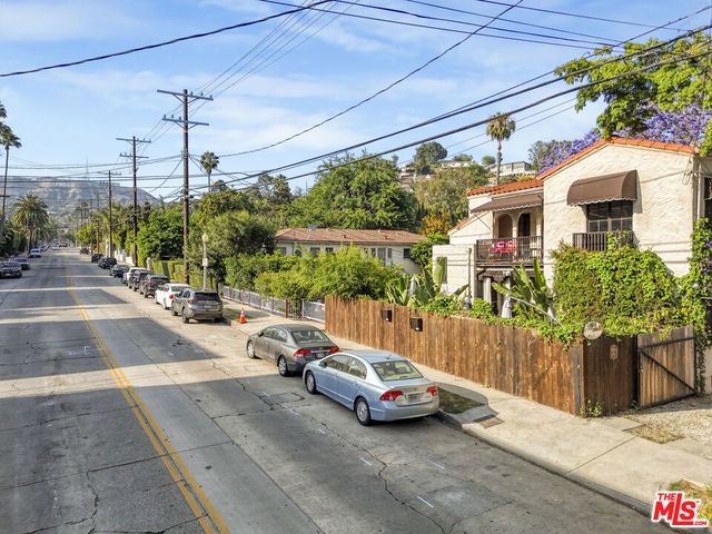 2420 N Beachwood Drive, Los Angeles, CA 90068